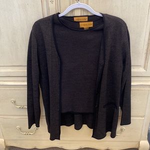 Sweater set. Short sleeve and cardigan. Petite